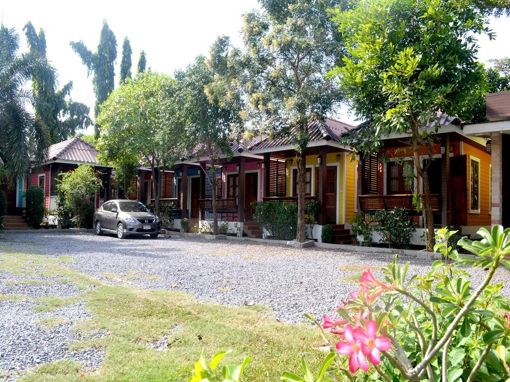 Hôtel Toffee House à Nakhon Nayok Extérieur photo